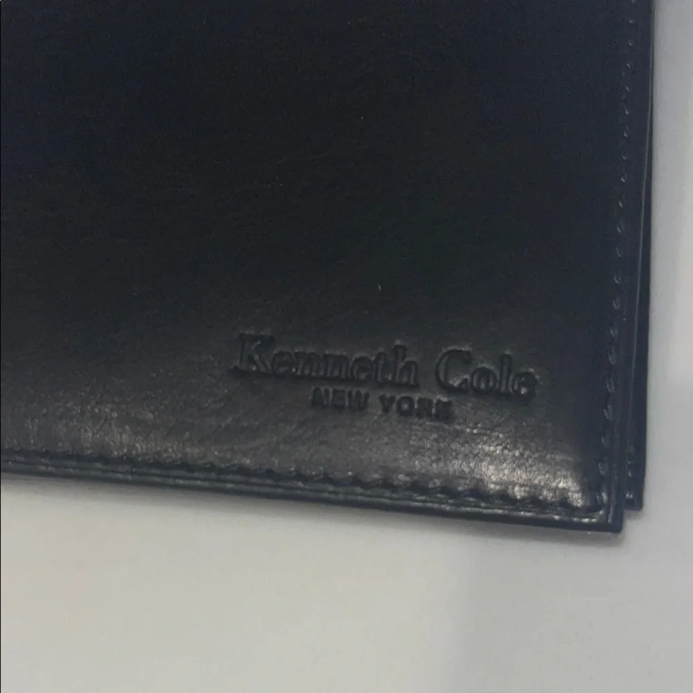 Kenneth Cole Black Leather Key & Card Holder
